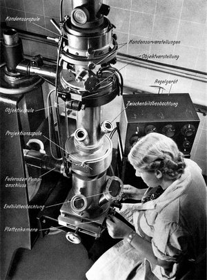 Siemens - Übermikroskop - opperator 1.png